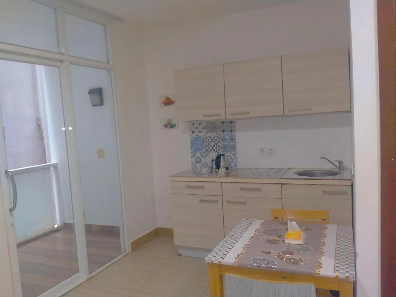 Отель Redhouse Boutique Сиануквиль 2*,
